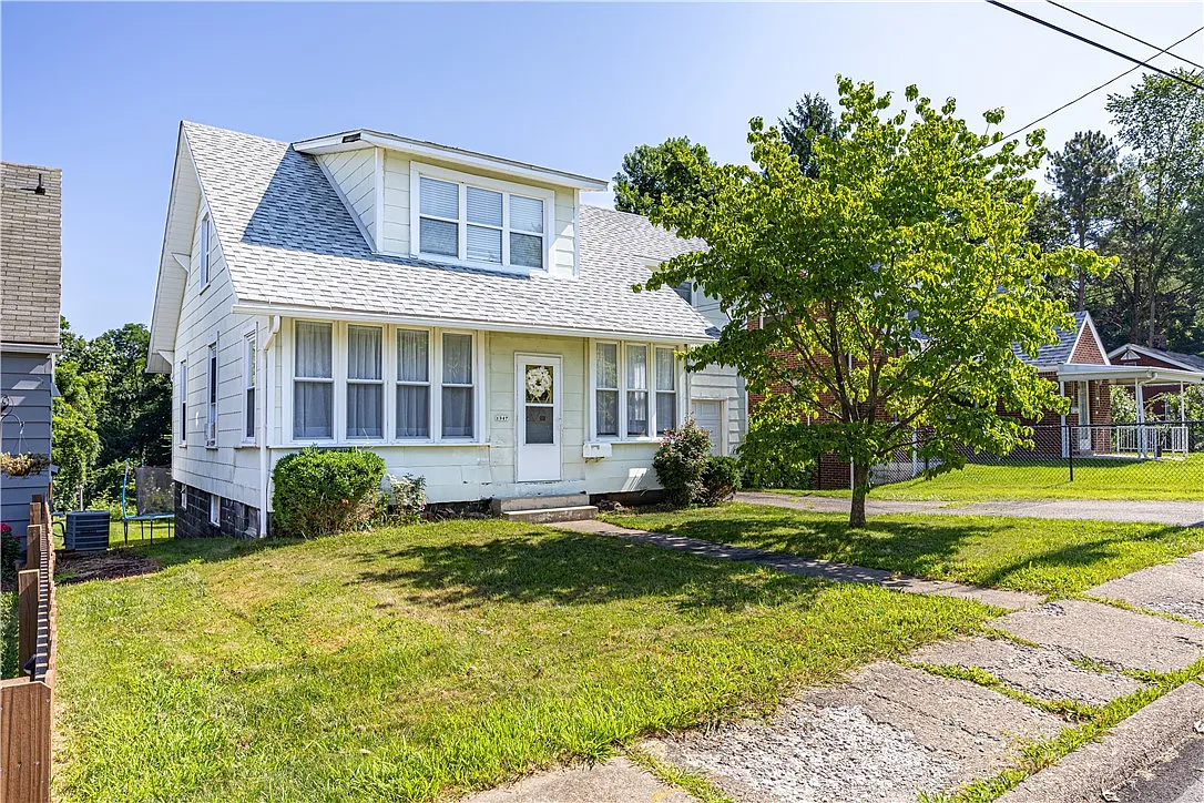 1347 Strawn Ave photo 1