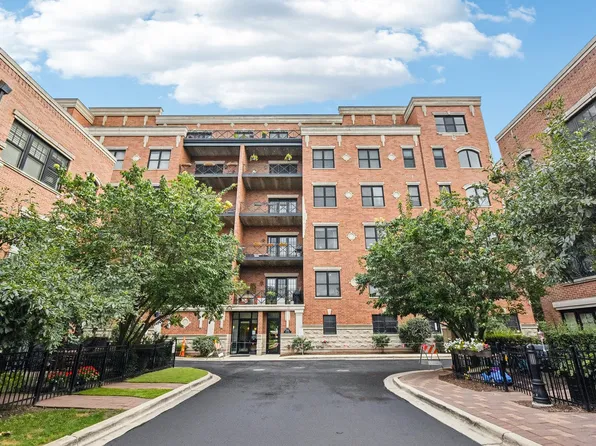 2811 N Bell Ave Unit 306, Chicago, IL 60618