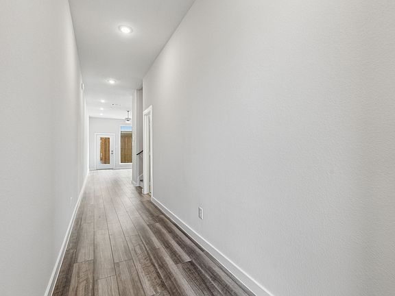 4th image of 3444 Heritage Pkwy