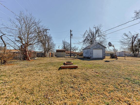 4th image of 2144 Pearson Dr