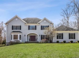 56 Old Trolley Rd, Ridgefield, CT 06877