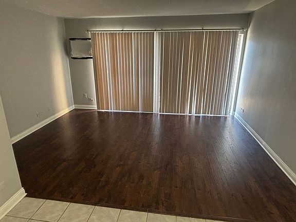 4th image of 10302-04 S Komensky Ave #10302-2