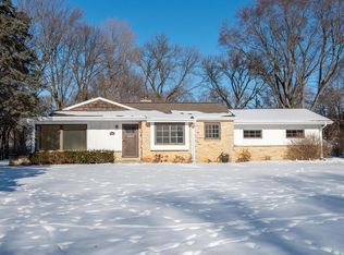 2428 South Root River PARKWAY, West Allis, WI 53227