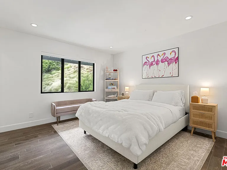1739 San Ysidro Dr — Photo 21