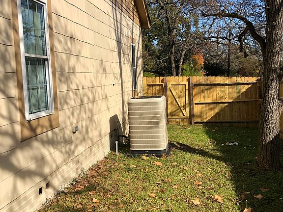 4th image of 1011 James Ct