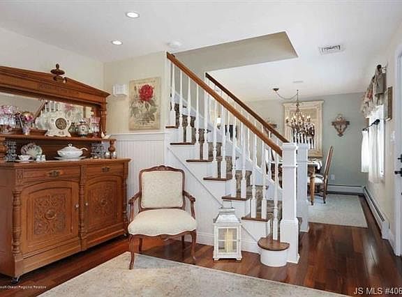 3rd image of 34 Haines Cove Ct