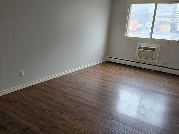 5th image of 2116 Rose St #8