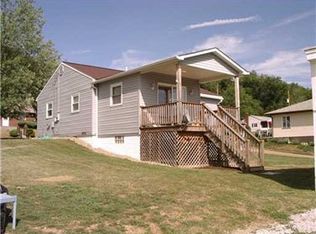 1024 Chaplin St, Conway, PA 15027