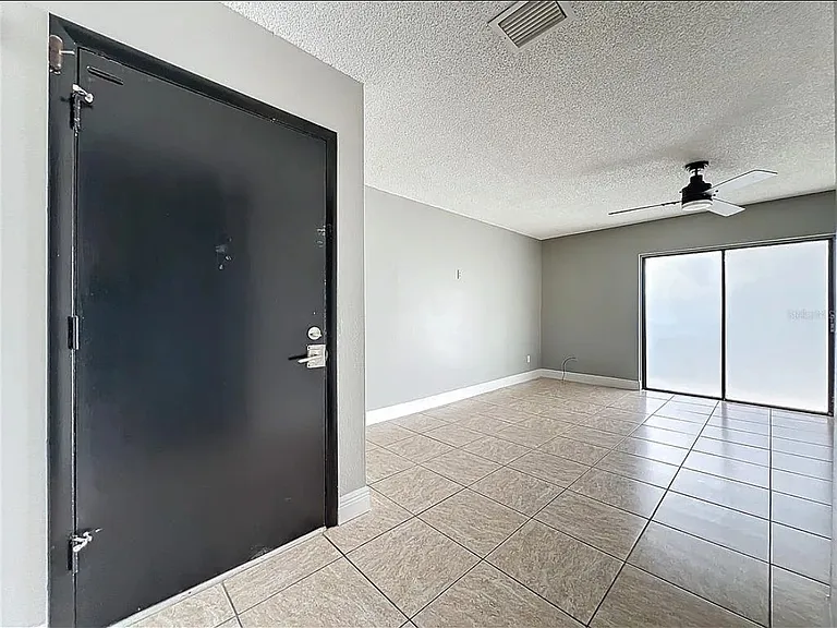 163 Springwood Cir #D — Photo 4