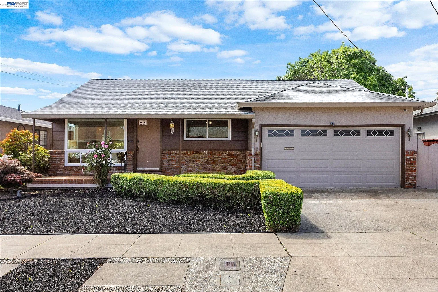 831 Casanova Dr photo 1