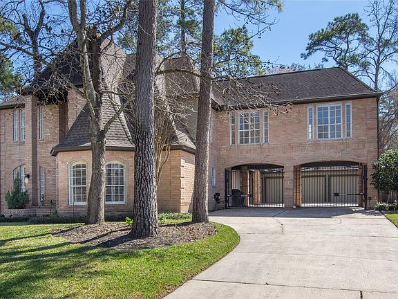 3rd image of 6211 Kingscrest Ln