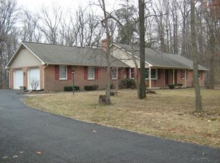 5674 Elizabethtown Rd, Manheim, PA 17545