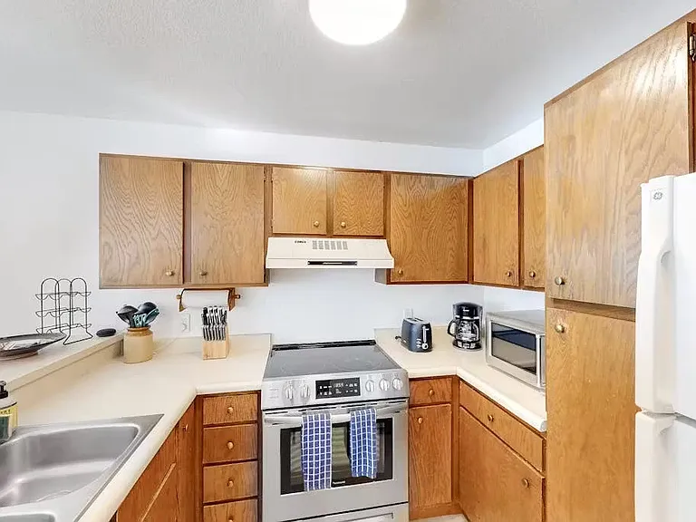 4031 Big Horn Rd #9-B — Photo 8