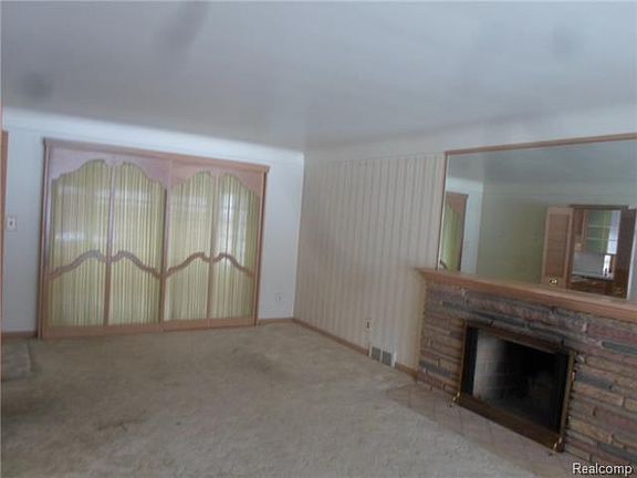 3rd image of 14131 Fenton