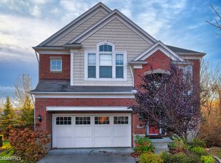 45101 Bartlett Dr, Novi, MI 48377