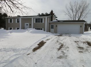 3605 Chesterfield Dr, Lapeer, MI 48446