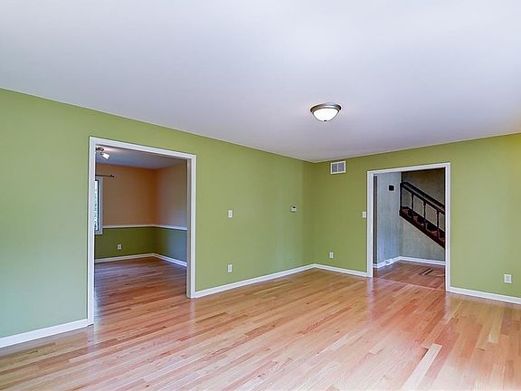 4th image of 1550 W 96th St