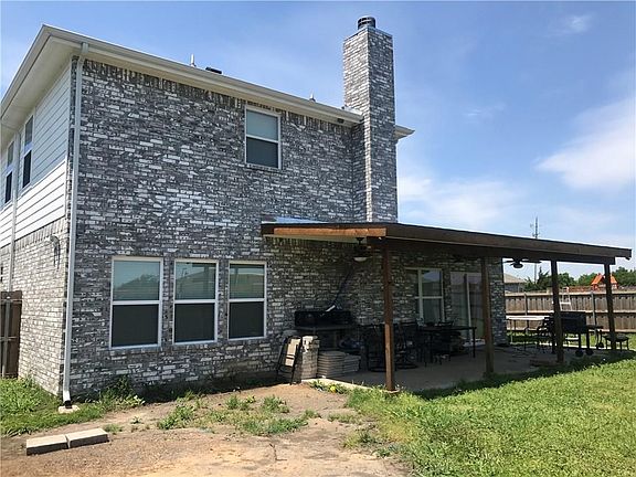 3rd image of 700 Jennie Marie Cir