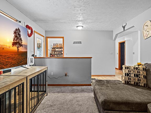 3rd image of 1104 Crawford Ave