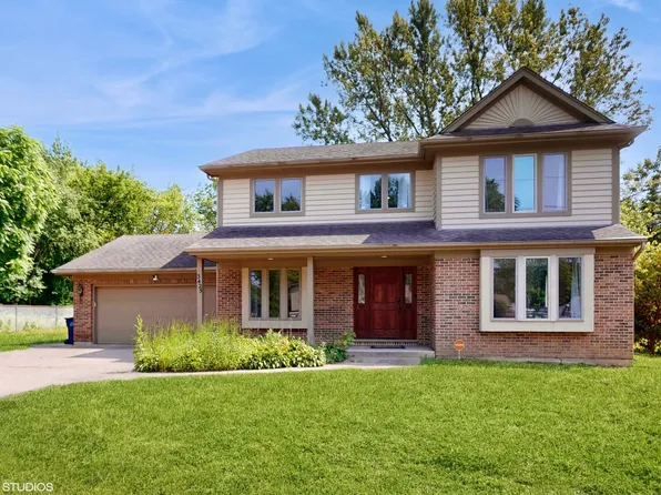 3425 Woodlawn Ave, Gurnee, IL 60031
