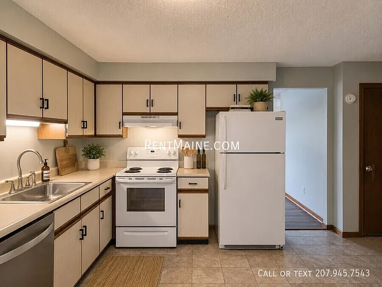 2 Hartley St #6 — Photo 3