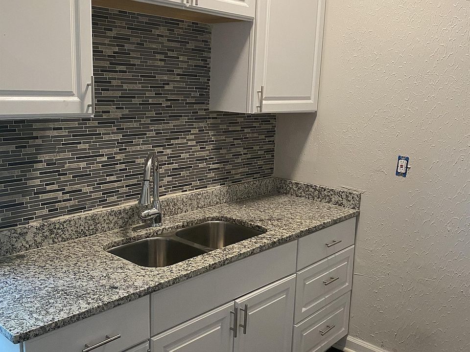 1st image of 2141 W Clifton Ave #2
