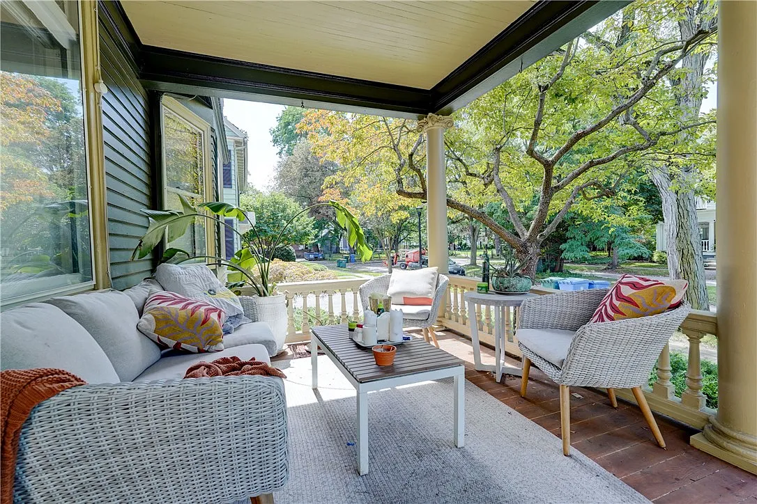 4 bed, 2.5 bath, 3889 sqft, $3,300 — Photo 3