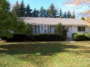 7219 N Crossway Rd, Fox Pt, WI 53217