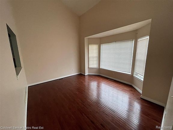 3rd image of 66 Grandview Cir