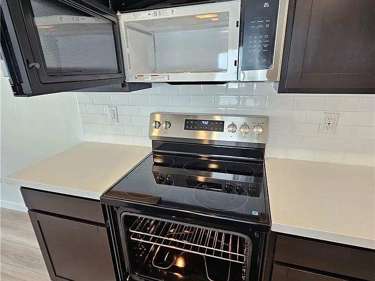 2112 Abraham Ave — Photo 10