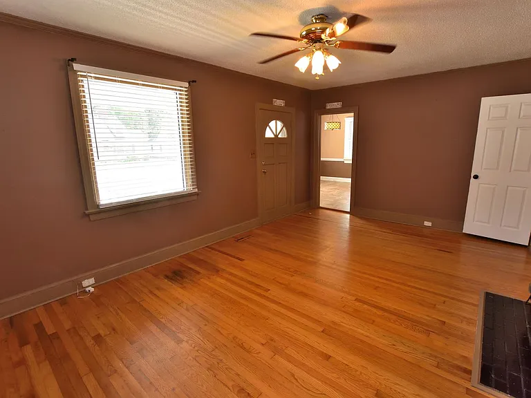 432 N Mercer St — Photo 7