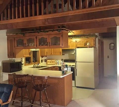 The flooring has been replaced it has beautiful LVP - looks 