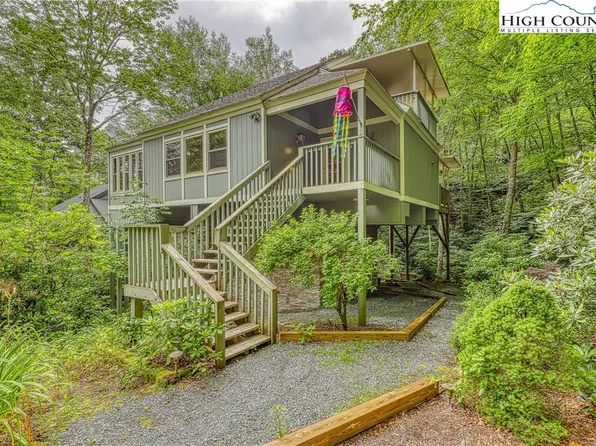 137 Creekside Court, Sugar Mountain, NC 28604