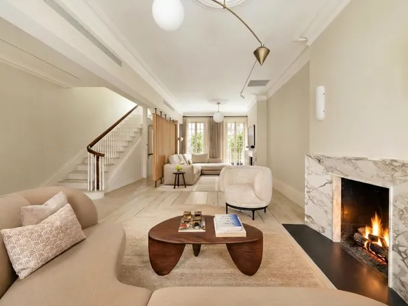 150 West 11th Street image 1 of 24