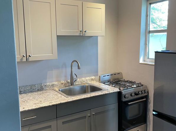 2851 Sheridan Ave #204