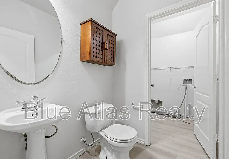 908 Drexel St #B — Photo 7
