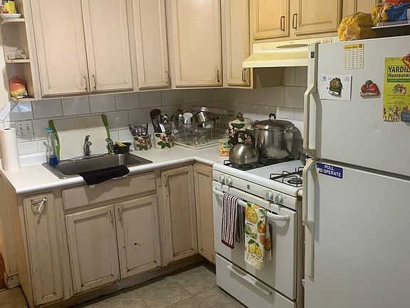 4th image of 10826 175th St