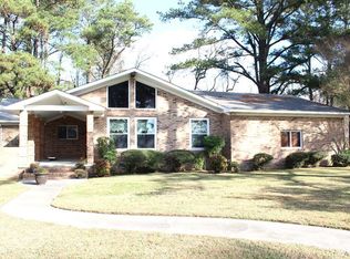 415 Pineview Dr, Elizabeth City, NC 27909