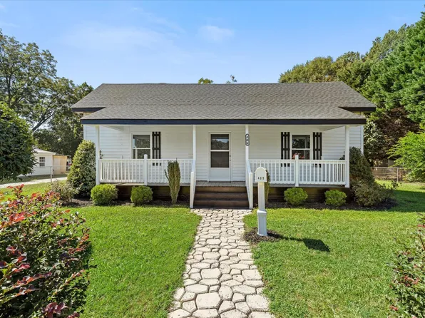 409 W Dr Martin Luther King Jr Way, Selma, NC 27576