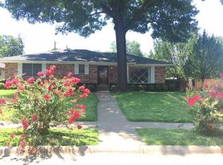 134 W Woodbury Dr, Garland, TX 75041