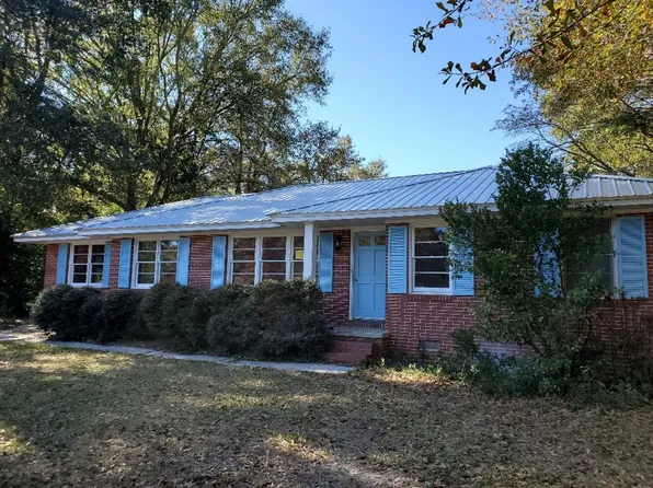 1120 Edgewood Dr, Dublin, GA 31021