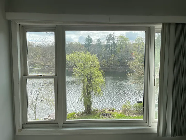 77 Goldfinch Ln — Photo 16