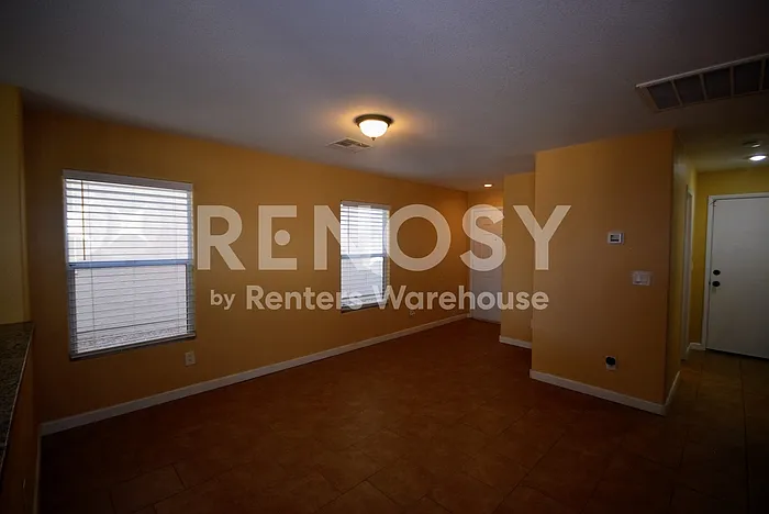 4 bed, 3.0 bath, 2033 sqft, $2,100 — Photo 4