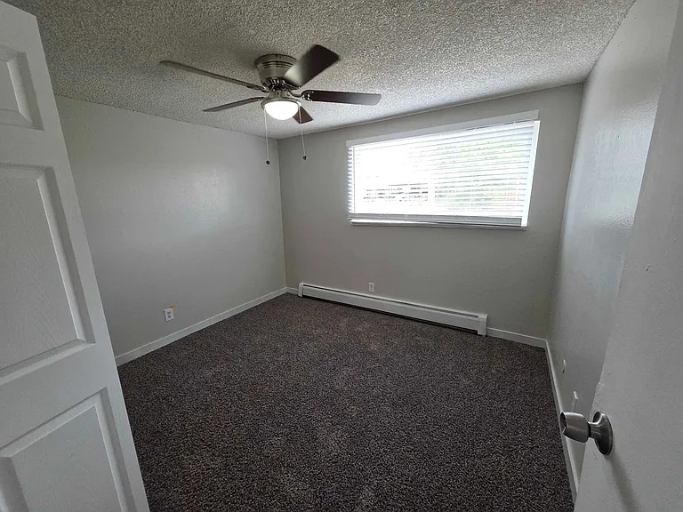 Sunstone Apartments — Photo 29