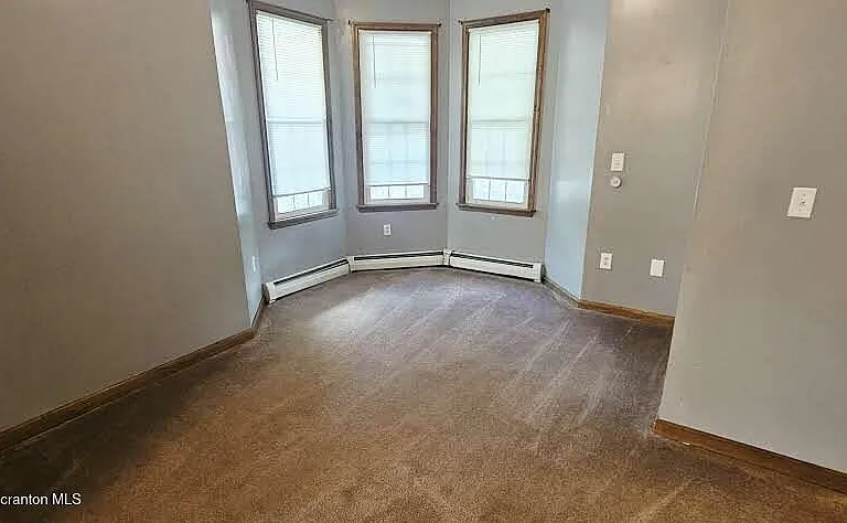 1631 Vine St — Photo 4