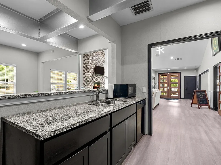The Azul Apartments — Photo 20