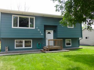 1010 Truman Ave, Pierre, SD 57501