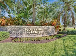 17820 Rolling Oaks Estates Dr, Fort Lauderdale, FL 33331