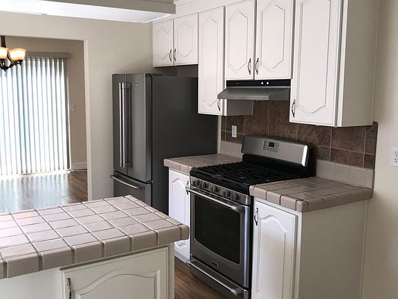5th image of 629 Heather Dr