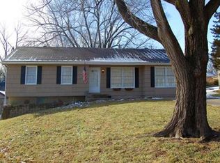 1506 S Skyline Dr, Liberty, MO 64068